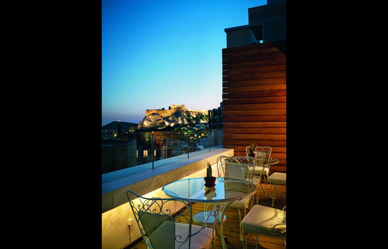 New Hotel:  Art Lounge, 7oς όροφος, 
Βεράντα 