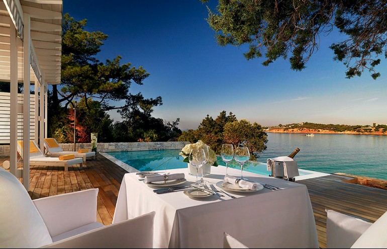 Astir Palace Resort: Private dinning για honeymooners