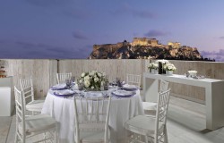 Το ατμοσφαιρικό Roof Top του 8ου ορόφου για exclusive Privée εκδηλώσεις με φόντο την Ακρόπολη