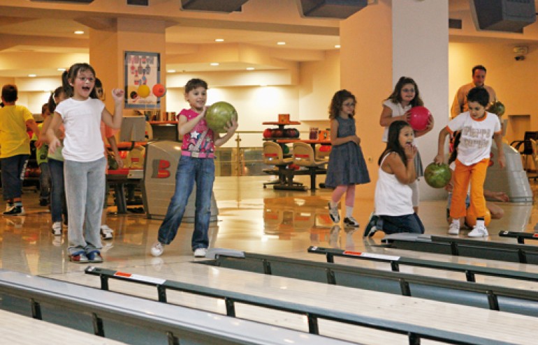 Ο άψογα οργανωμένος χώρος του bowling για αξέχαστα πάρτι