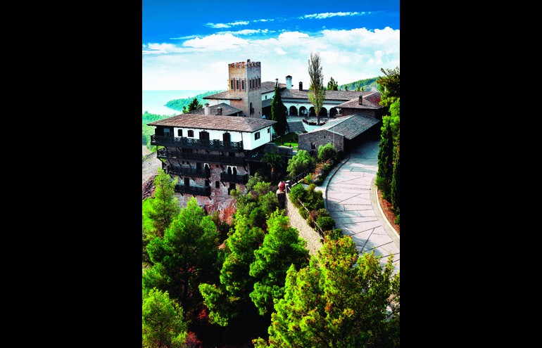 Porto Carras Grand Resort:  Η περίφηµη Βίλα Γαλήνη µε τη µοναδική αρχιτεκτονική και την εκθαµβωτική θέα 