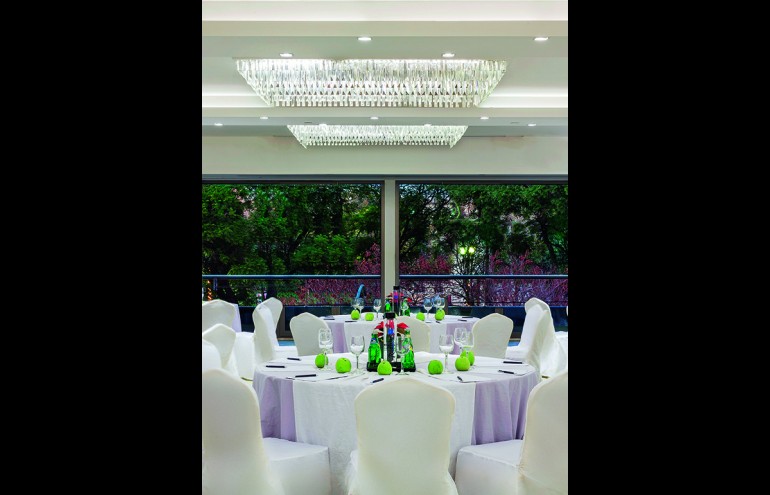 Radisson Blu Park Hotel: Η Green Garden µε φυσικό φως 