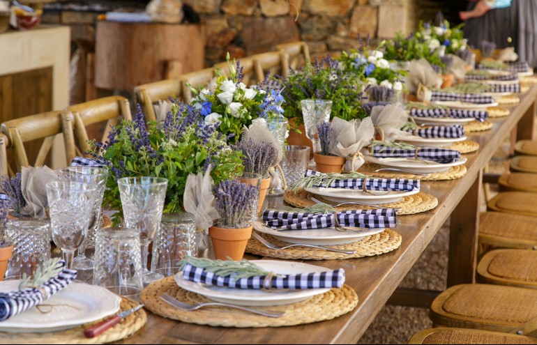 Υπέρκομψο art de la table με άρωμα εξοχής στη φάρμα Margi