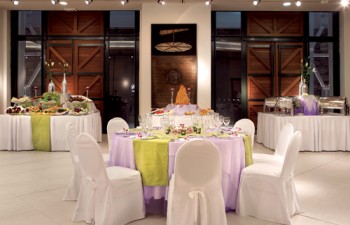 Άψογο art de la table και υπέροχα διακοσμημένα buffets για γαμήλια δεξίωση